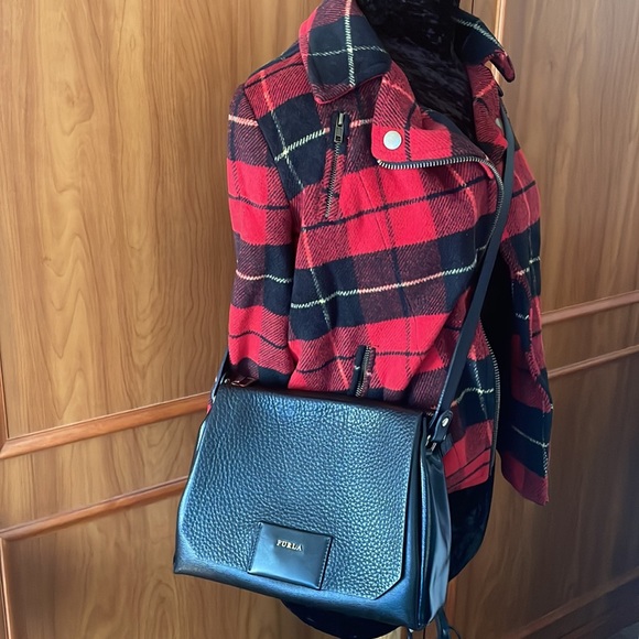 SOLD‼️‼️Authentic FURLA Two-face Crossbody Bag🖤 - Picture 17 of 17